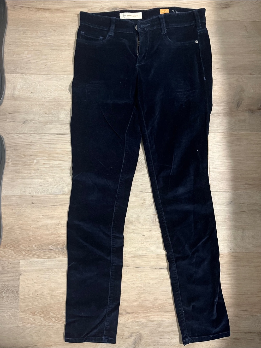 Women’s Straight Leg Velvet Jeans in Dark Navy